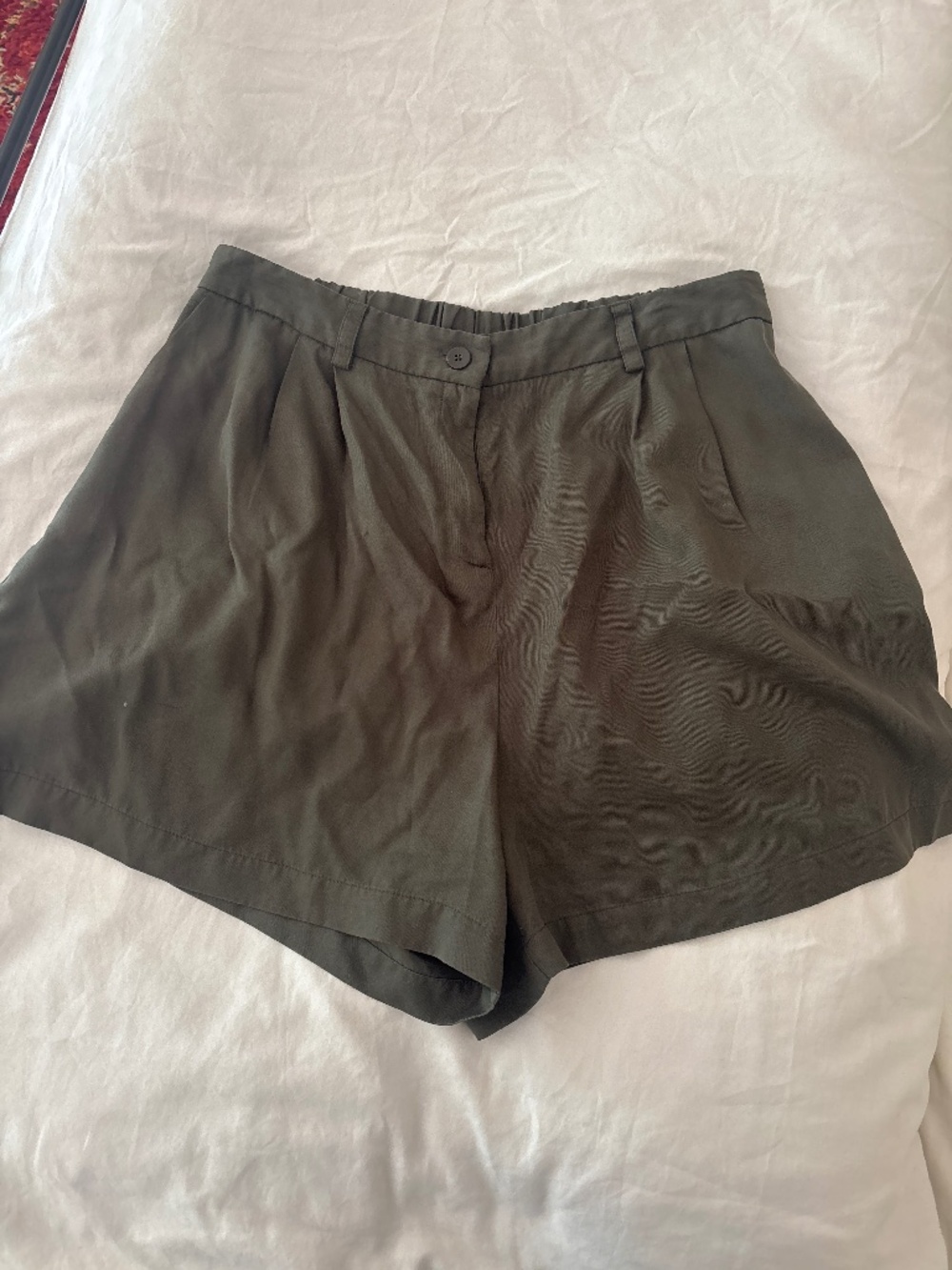 Chic 90s style shorts